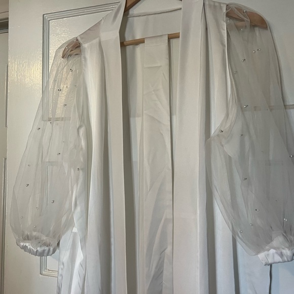 Pearl Wedding Robe - Picture 4 of 8